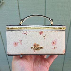 Coach Vanity Case With Vintage Prairie Print. Chalk/Pink Floral. F50697